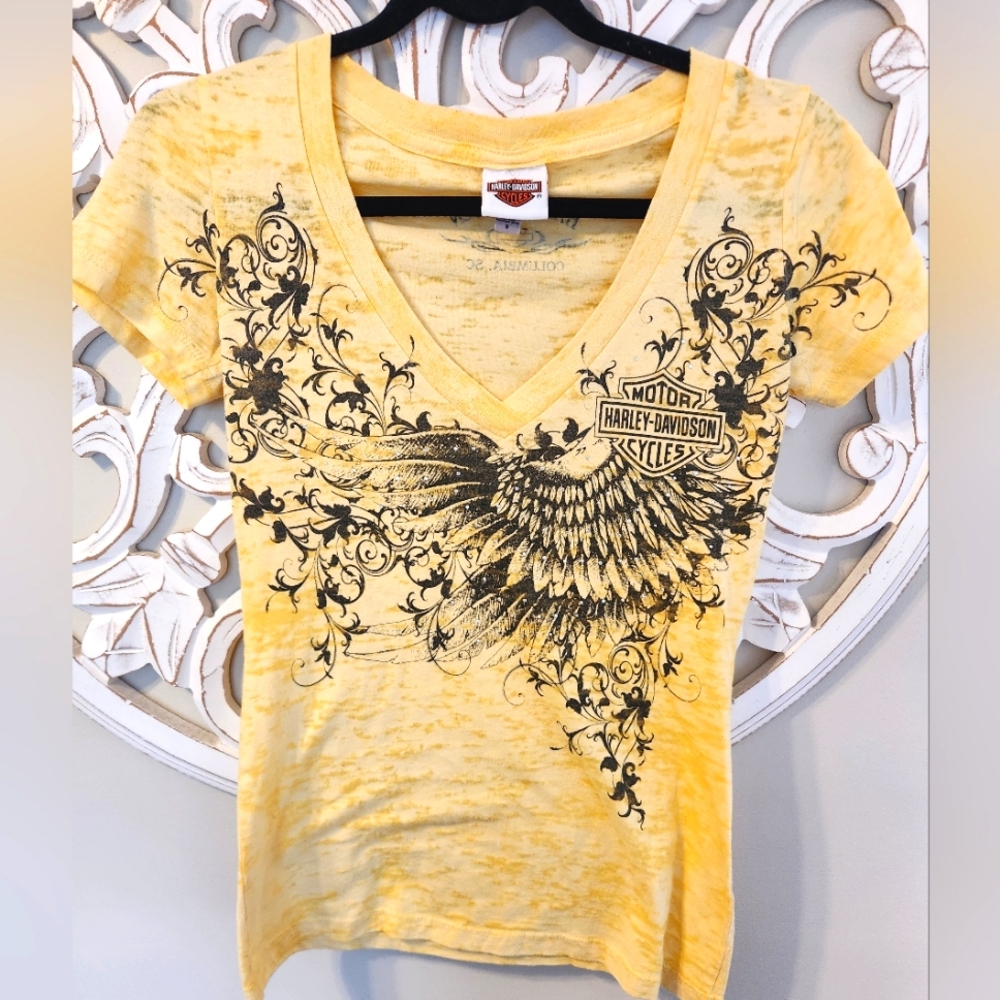 Harley-Davidson Womens Yellow V Neck Shirt. Size Small.